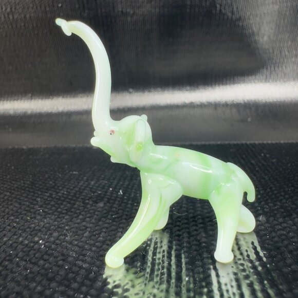 Vintage Venetian Blown Glass Elephant Figurine Slag Green Swirl Figure Murano - Picture 1 of 8